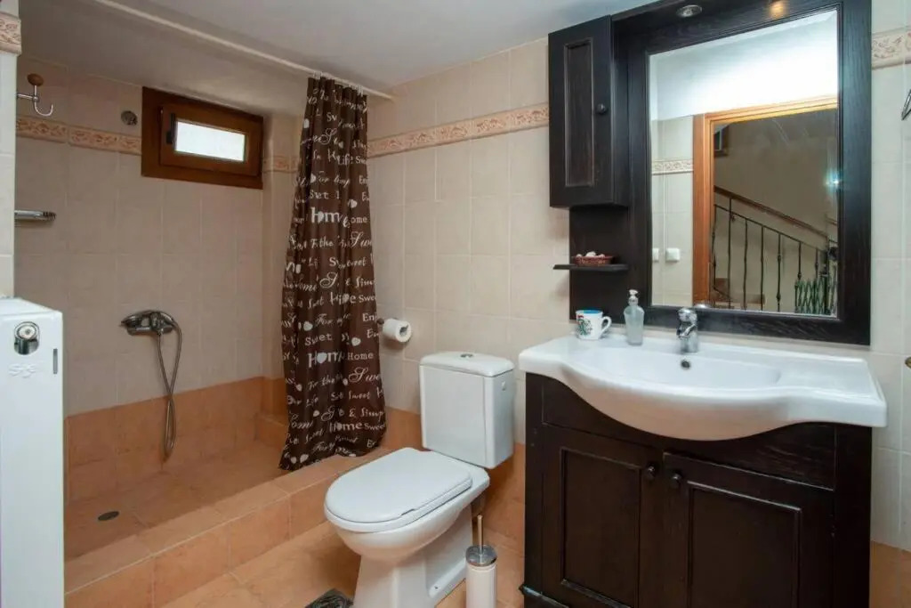 Family 5-bdrm villa with sea views on private land