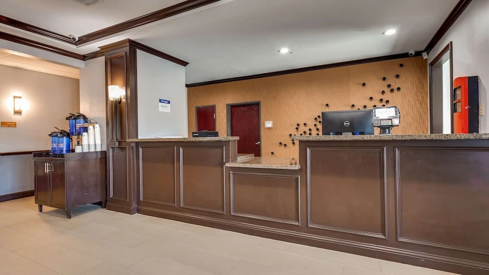Comfort Inn & Suites