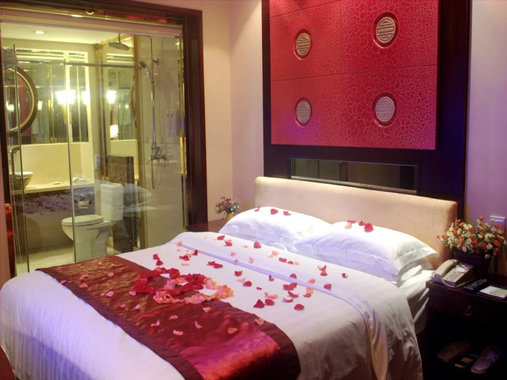 Western Royal Palace Hotel