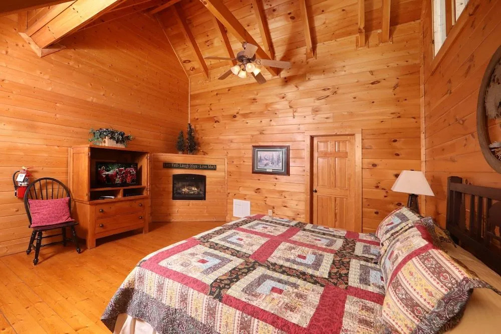 Echoes of Eden 4 Br cabin by RedAwning