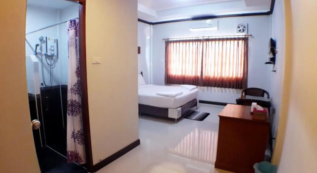 Khum Nakhon Hotel