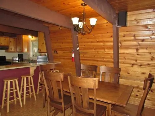 070 Tree Top Cabin