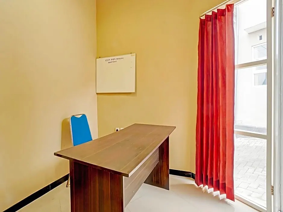 SPOT ON 90664 Adem Ayem Homestay