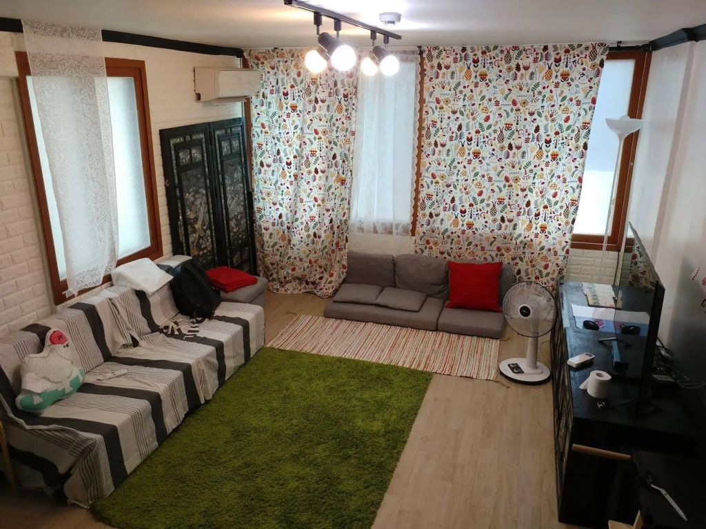 TnE House