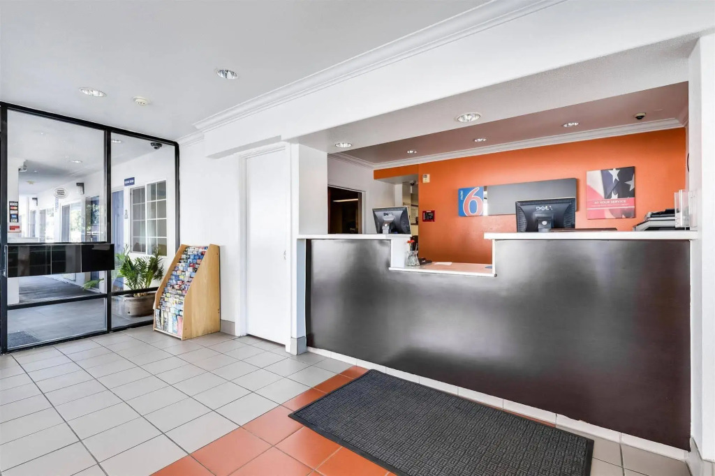 Motel 6-San Jose, CA - Convention Center