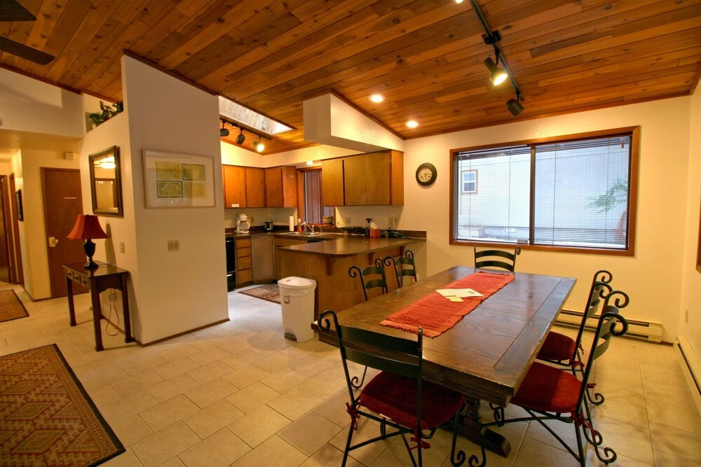 Snowline Cabin 23 - Great Cabin With hot Tub, Game Room, Wifi and Sauna