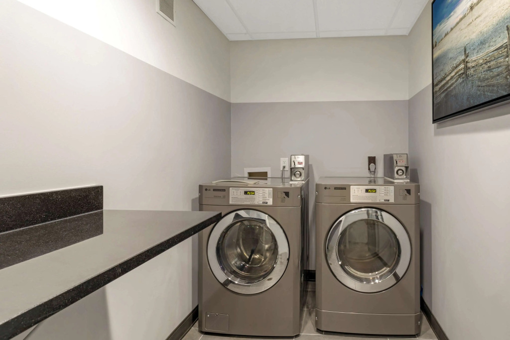 Best Western Plus Cleveland Inn & Suites