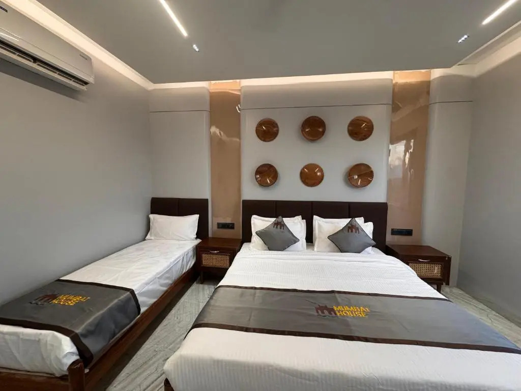 Hotel Mumbai House Pithampur