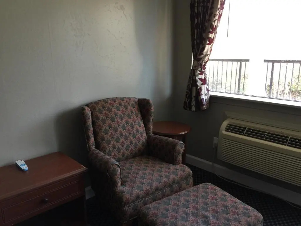 Red Carpet Inn & Suites - Danville