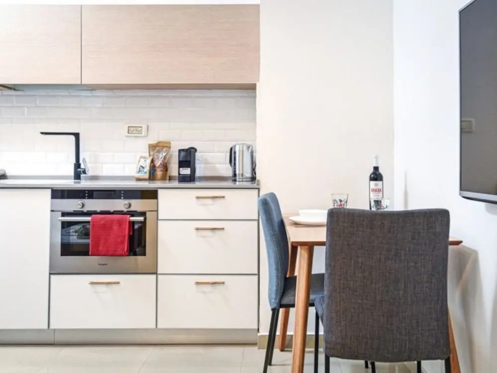 Quiet Apt in the Heart of The City