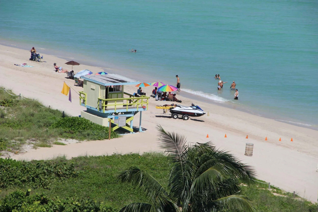 Deluxe Apartments by South Florida Vacations