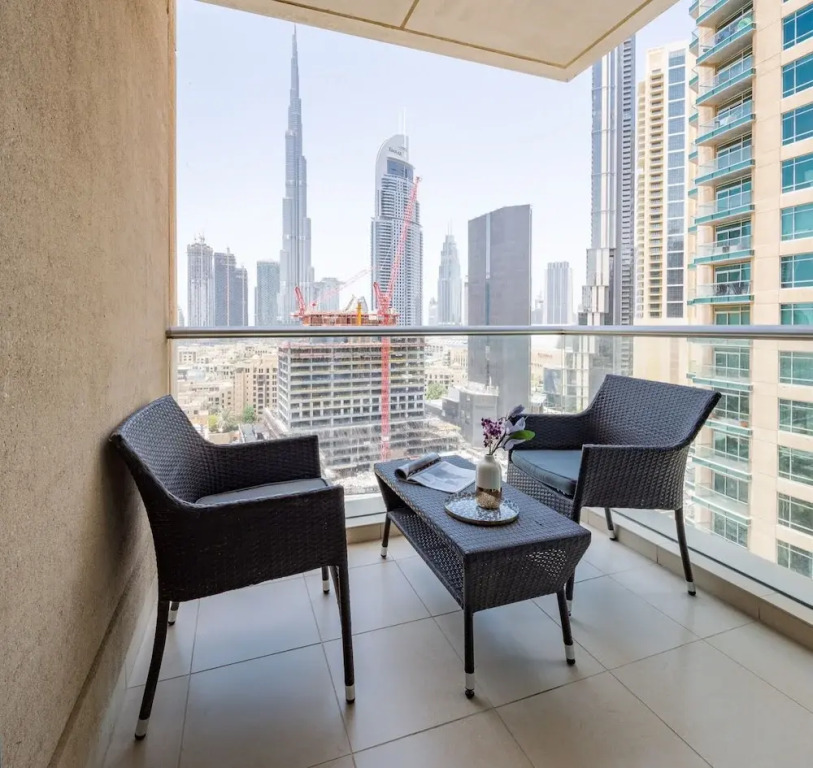Sophisticated 2BR With Stunning Burj Khalifa Views