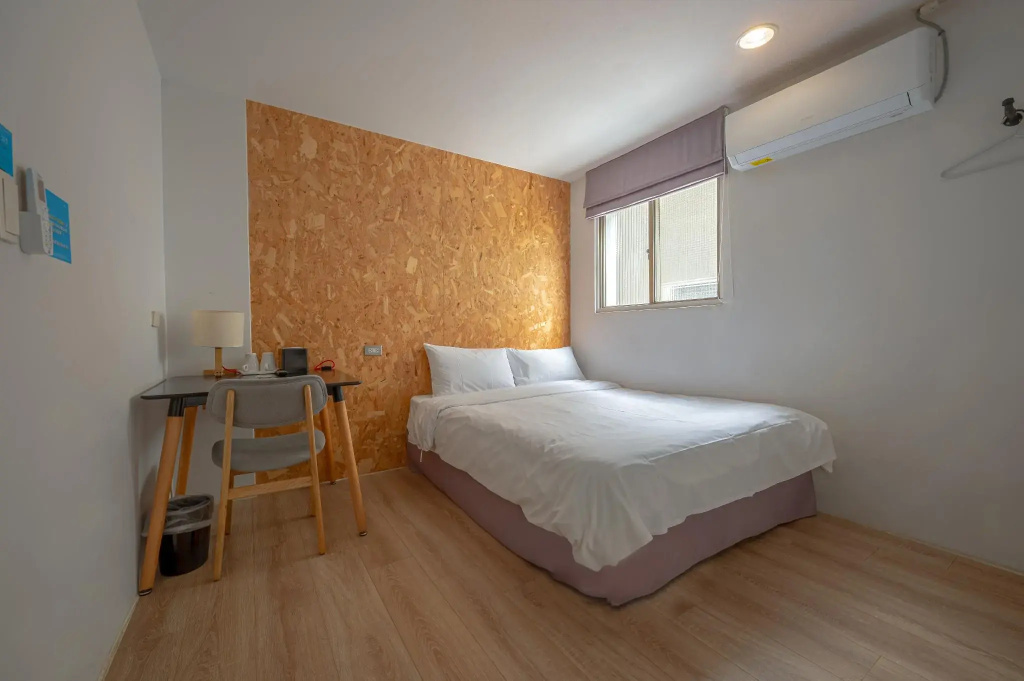 Light Hostel