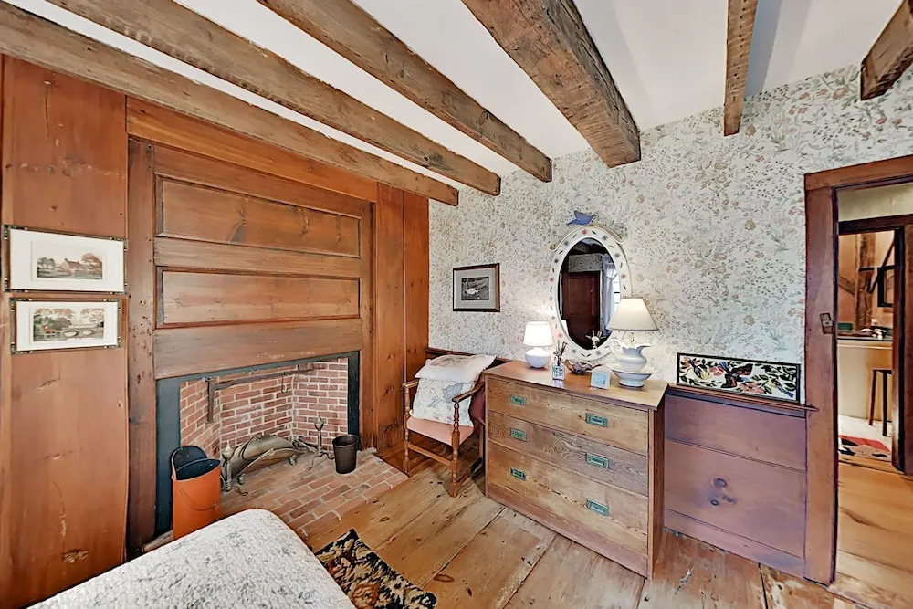 Timeless Cape Near Cold Storage Beach 4 Bedroom Home
