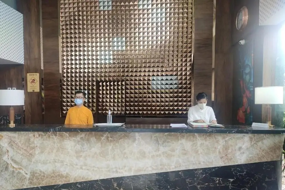 Hotel Saffron Crest