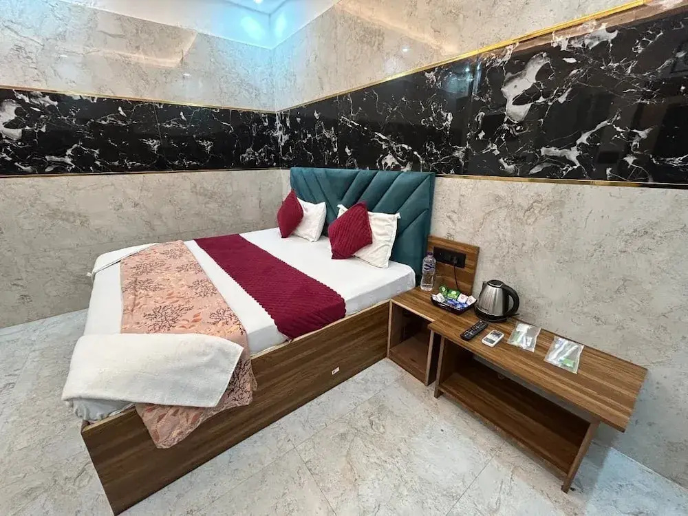 Hotel Js Inn