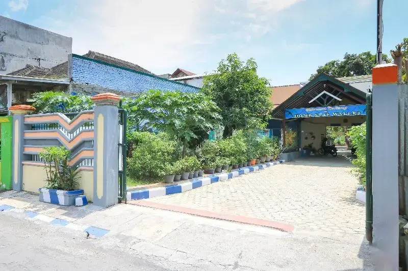Spot On 2440 Wallet Family Residence Syariah