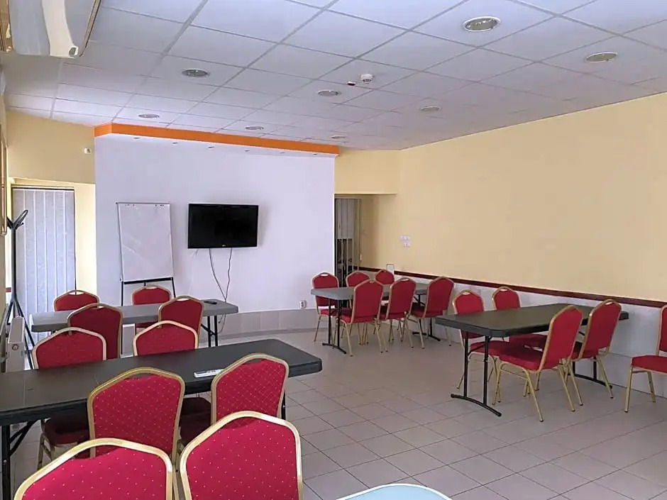 Tisza Alfa Hotel
