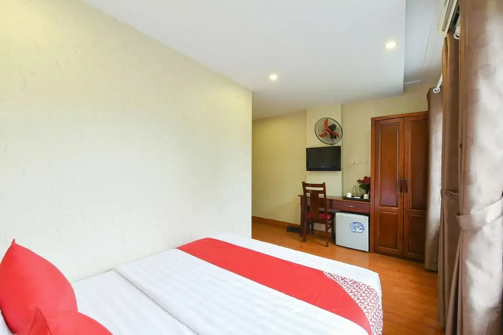 OYO 208 Arowana Hotel