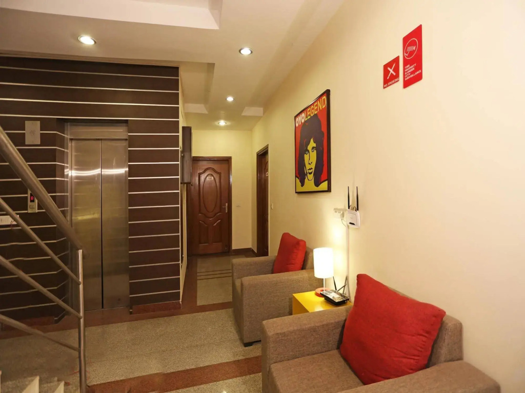 OYO Flagship 477 HUDA City Centre