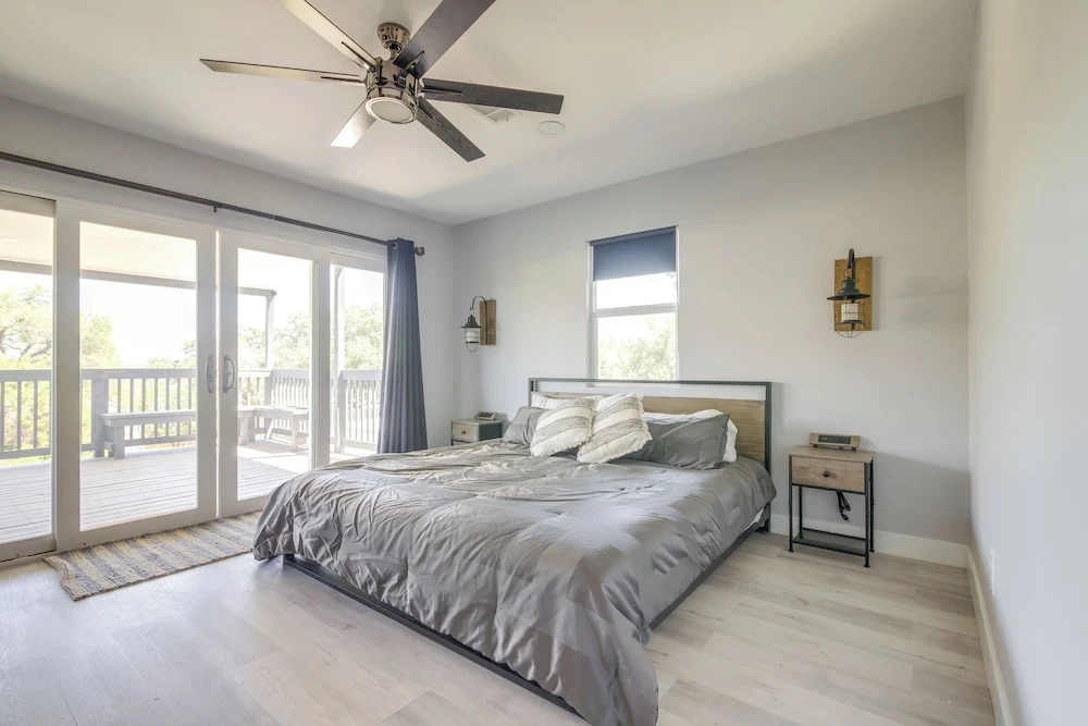 Lago Vista Vacation Rental w/ Fireplace!