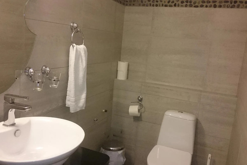 4th Floor Hotel