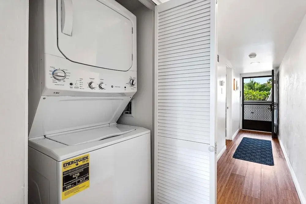 Great Location Close to ocean Central AC