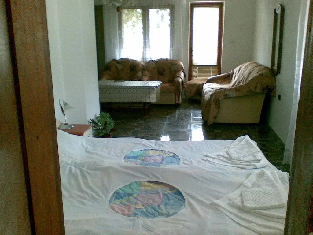 Farlalievi Guest House