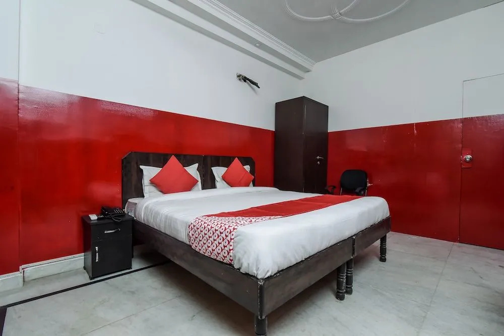 OYO 18434 Shiva Inn