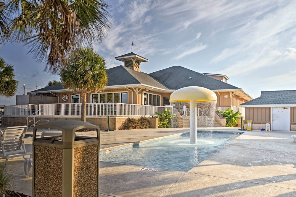 Golf Cart + Beach Access! Ocean Lakes Retreat