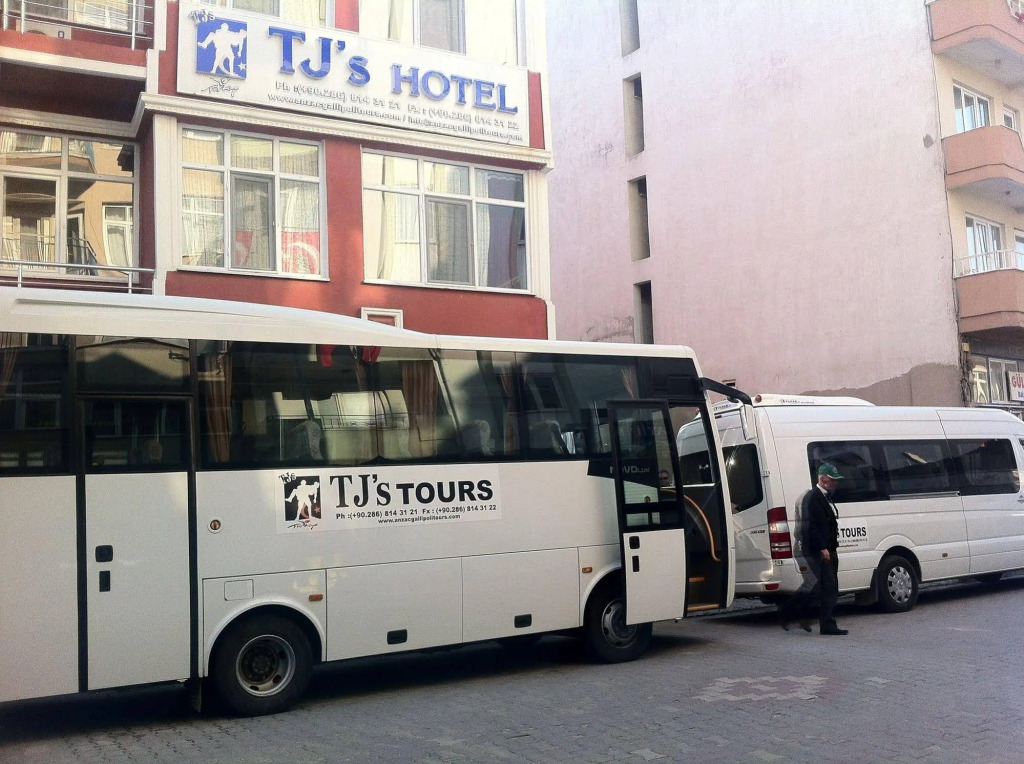 TJ's Hotel