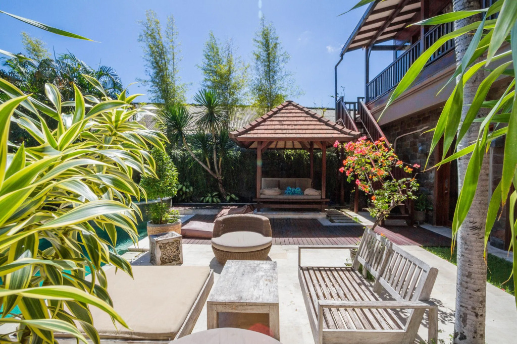 Villa Martine - Fantastic 5BR Villa - Perfect Location in Seminyak