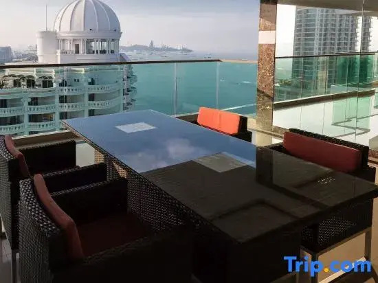 Wongamat Tower Duplex 1-Bedroom Free Electricity