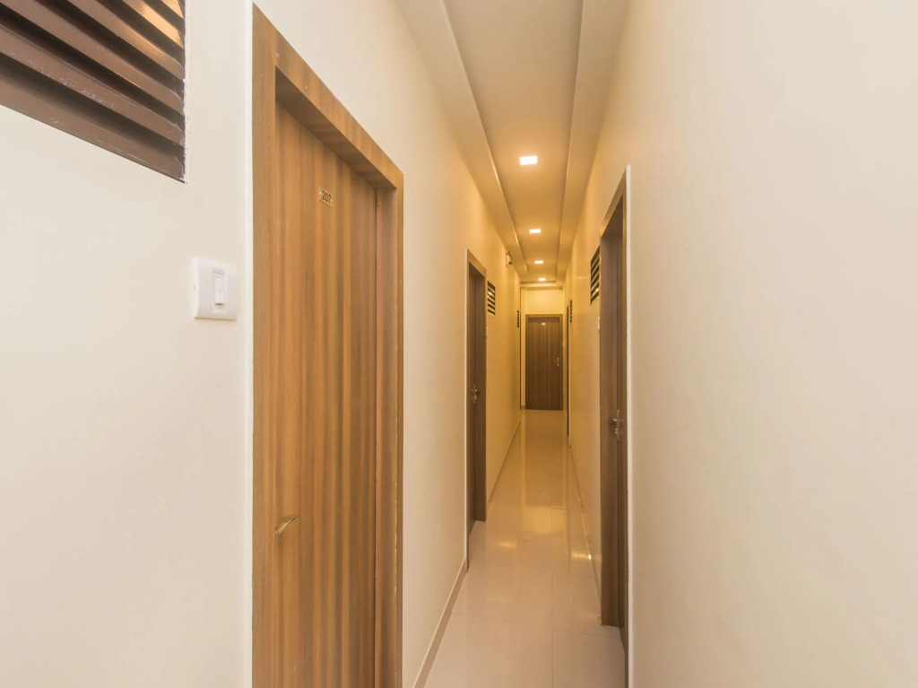 Hotel Golden Galaxy - Santacruz East