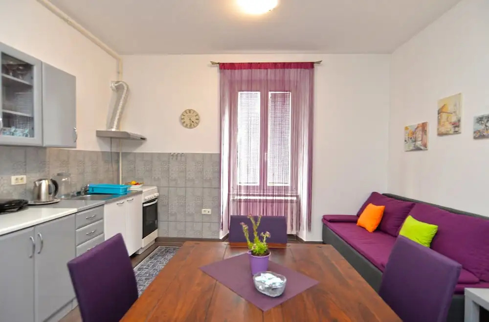 Apartment 1673