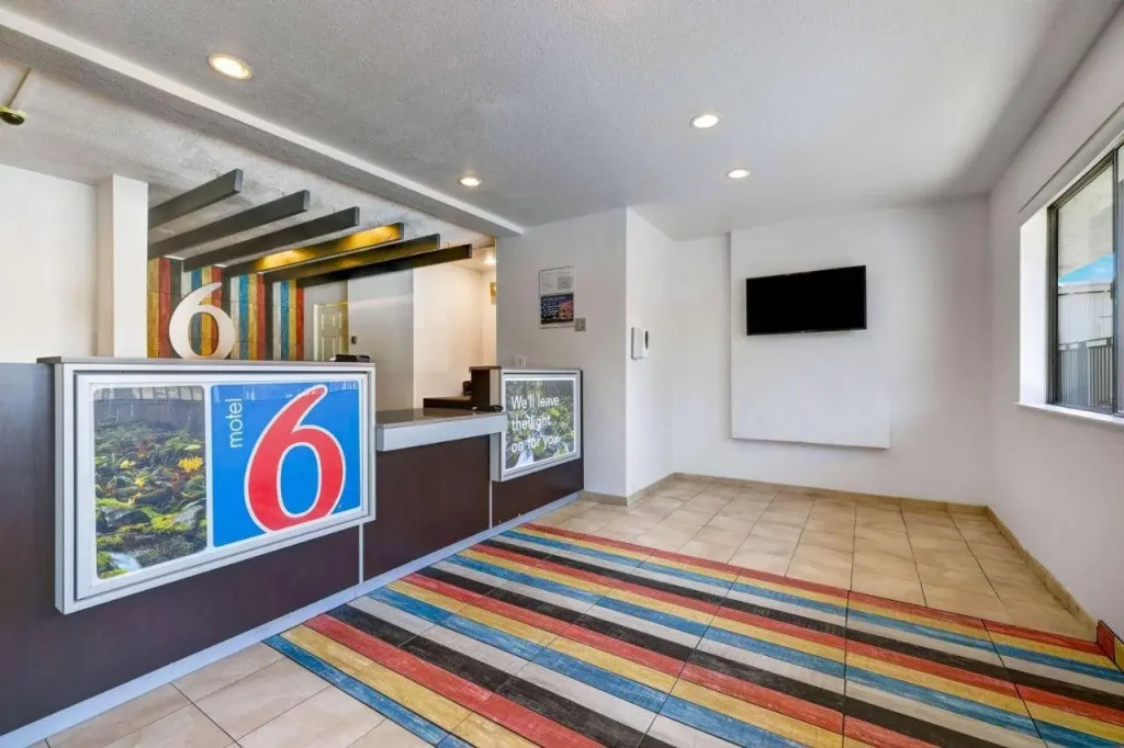 Motel 6-Kirkland, WA - North Kirkland