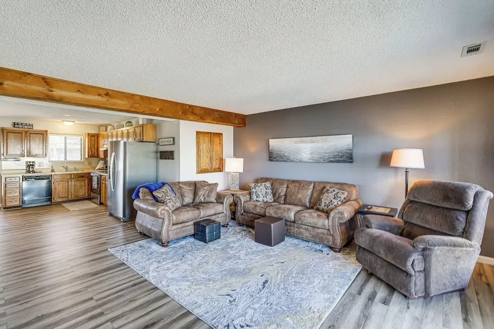 Balcony w/ Lake Views: Waterfront Ozarks Condo!