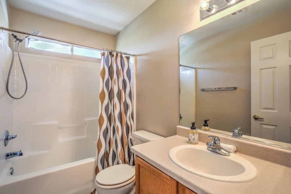 Extended Corporate Beautiful 2 Bedroom Condo With Community Pool Park