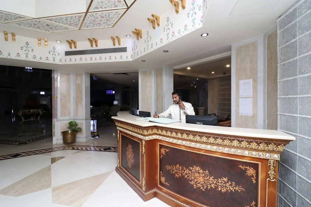 Oyo 25046 Hotel The Orient Taj