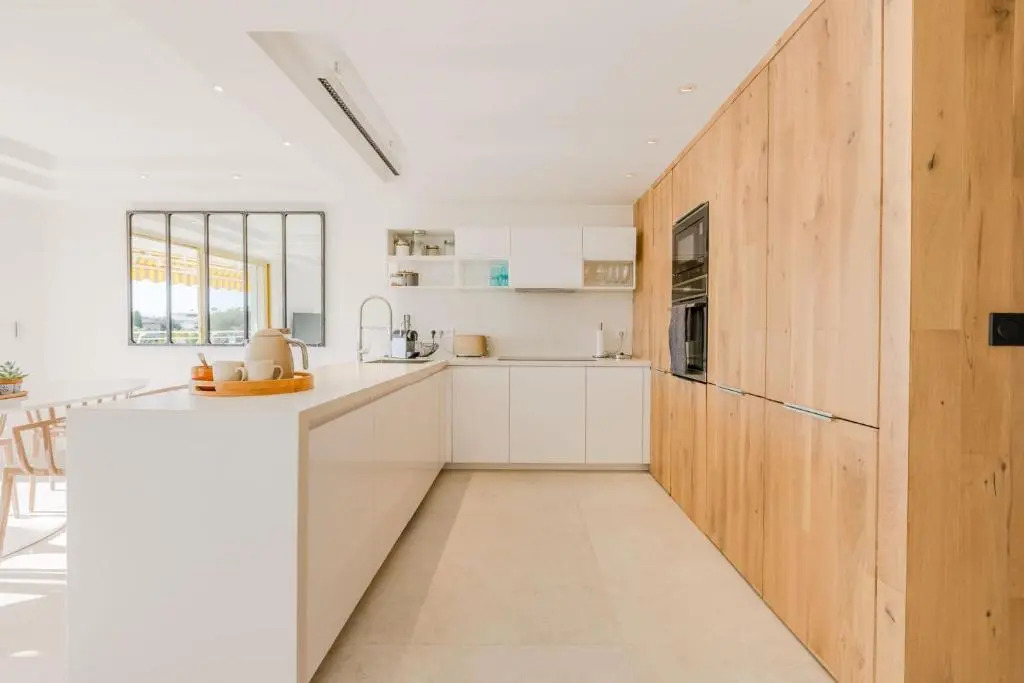 SERRENDY Splendid 3-bedroom apartment within an upscale