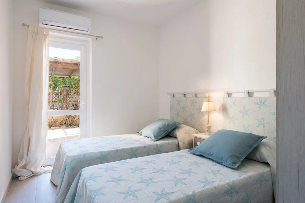 Cozy  Bougainville