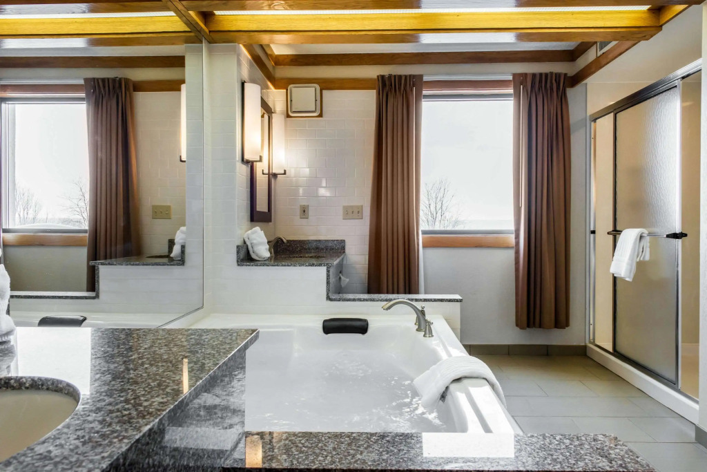Comfort Inn & Suites Johnstown - Richland Town Center