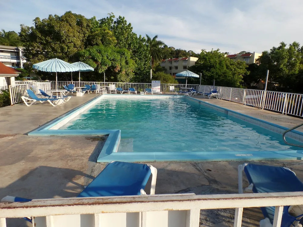 Sky View Beach Studio At Montego Bay Club Resort