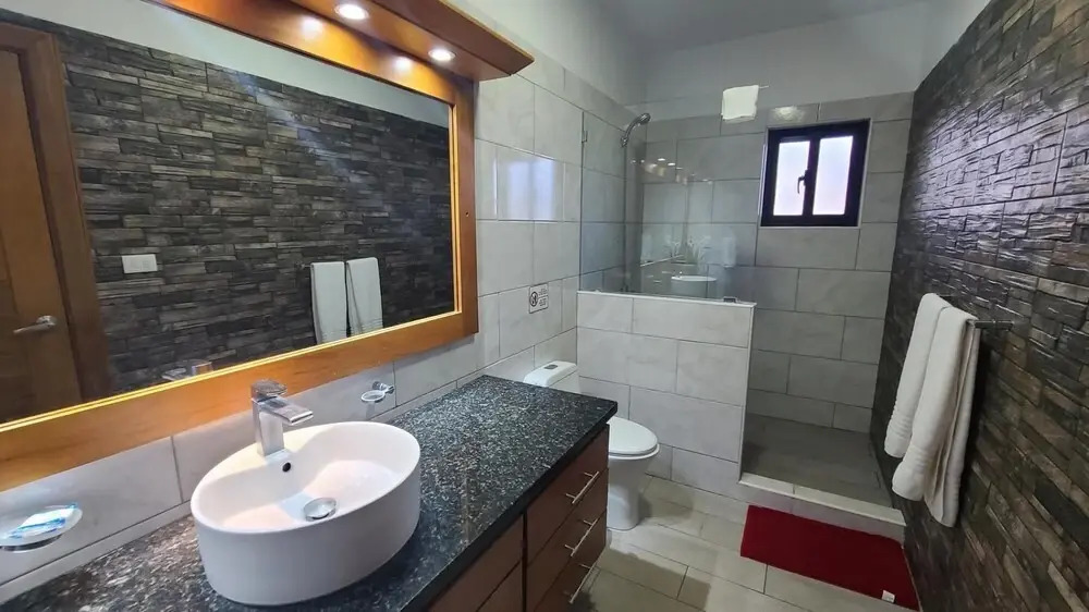 Bachelor s Heaven - Private and Spacious