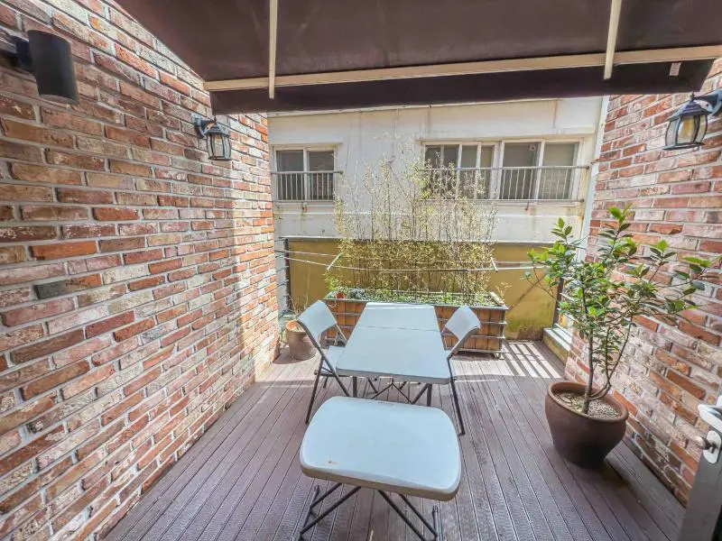 Guest House Brick