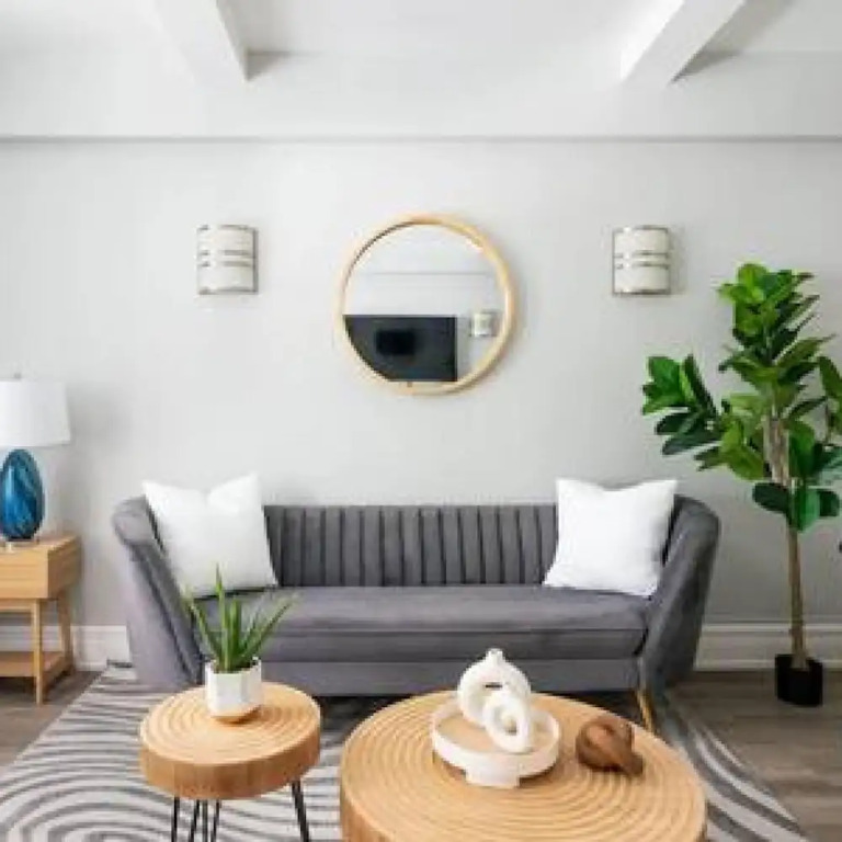 73-201 New 1BR 1bth UWS Doorman Gym