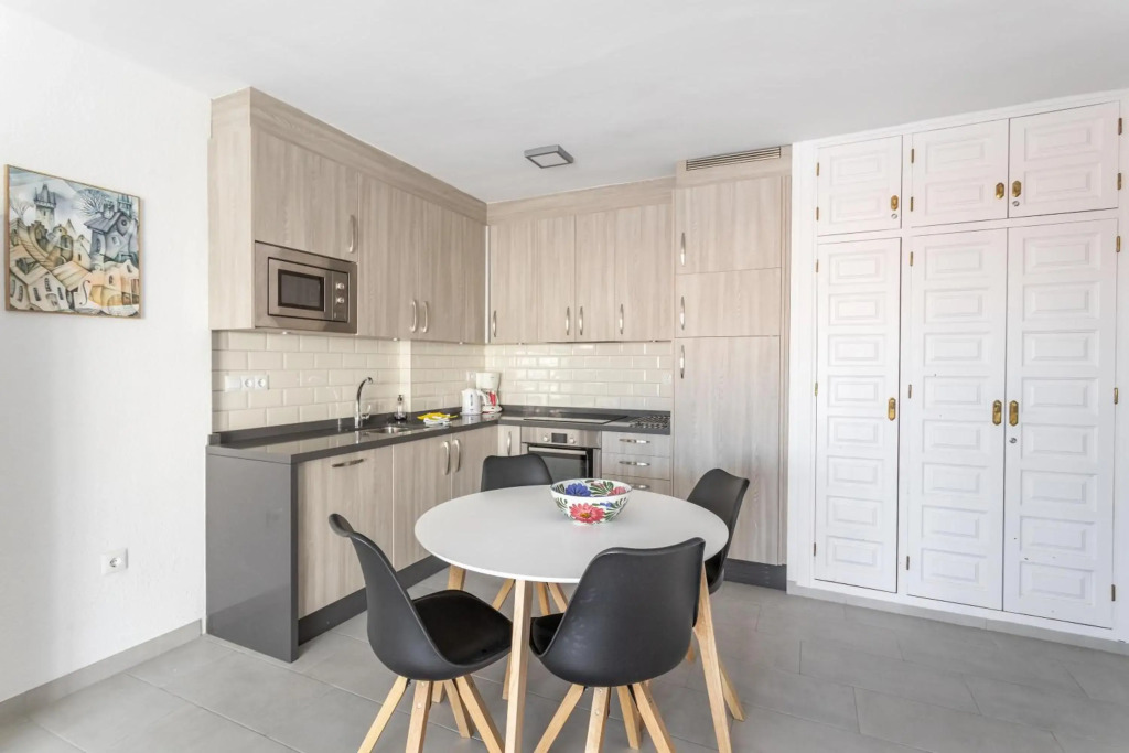 A410 Frontlilne Apartment