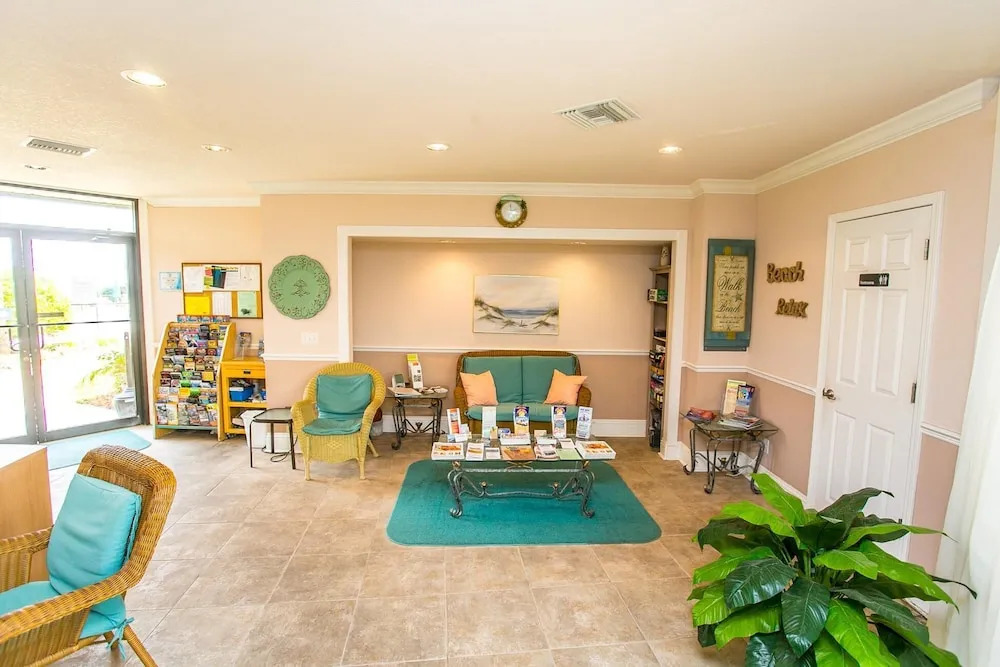 SEA Haven 113 [2/2.5] Free Activities! & Oceanfront Wifi Pool