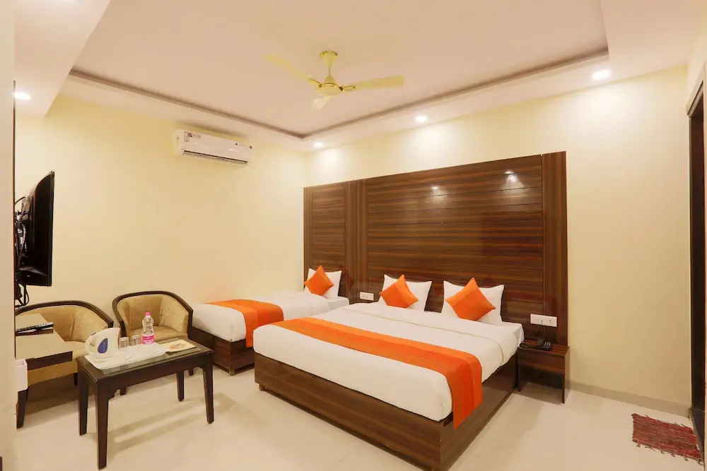 Hotel Viva Palace By OPO,Free Airport Pick up & Drop