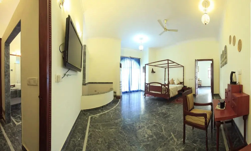 Sara Vilas Hotel